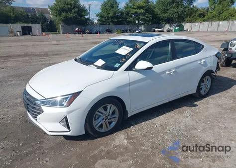 2020 Hyundai Elantra Value Edition z USA, uszkodzony, nr VIN 5NPD84LF2LH614122